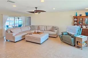 2926 SE 11th Pl, Cape Coral, FL 33904 - Photo 5