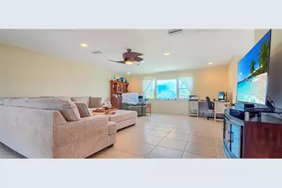 2926 SE 11th Pl, Cape Coral, FL 33904 - Photo 7