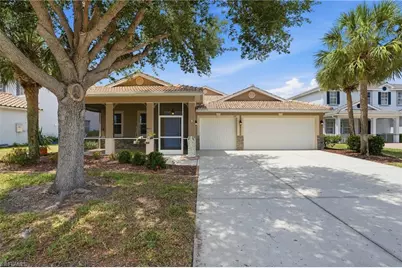 1121 Amber Lake Ct, Cape Coral, FL 33909 - Photo 3