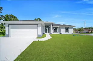 733 Dante Ave S, Lehigh Acres, FL 33974 - Photo 3