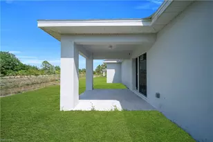 1023 Pilgrim St E, Lehigh Acres, FL 33974 - Photo 31