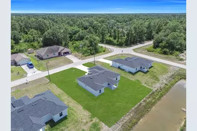 1023 Pilgrim St E, Lehigh Acres, FL 33974 - Photo 37