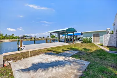 3864 Royal Palm Dr, Saint James City, FL 33956 - Photo 5