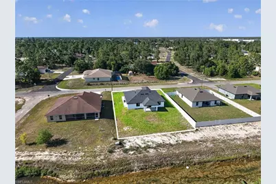728 Brazos St E, Lehigh Acres, FL 33974 - Photo 39