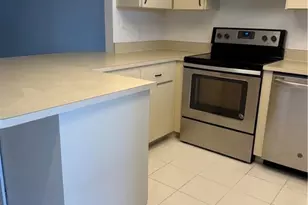 642 SE 13th Pl, Cape Coral, FL 33990 - Photo 11