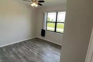 511 NE 19th Pl, Cape Coral, FL 33909 - Photo 17