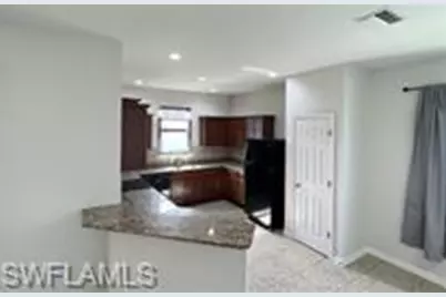 511 NE 19th Pl, Cape Coral, FL 33909 - Photo 3