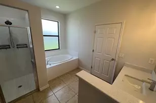 511 NE 19th Pl, Cape Coral, FL 33909 - Photo 13
