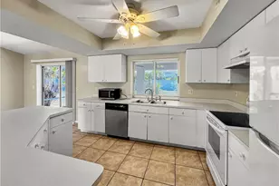 208 SE 17th St, Cape Coral, FL 33990 - Photo 11