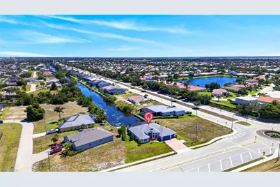 2334 SW Trafalgar Pkwy, Cape Coral, FL 33991 - Photo 37