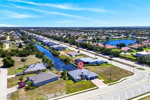2334 SW Trafalgar Parkway, Cape Coral, FL 33991 - Photo 37