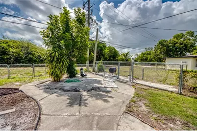 8524 Dartmouth St, Fort Myers, FL 33907 - Photo 43