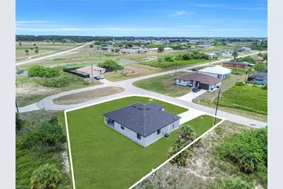 7039 Berwick Cir, Labelle, FL 33935 - Photo 7