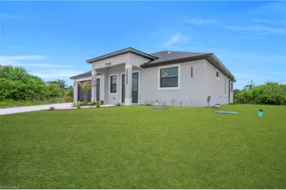 7039 Berwick Cir, Labelle, FL 33935 - Photo 1