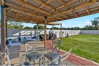 1086 W Leader Ct, Labelle, FL 33935 - Photo 19