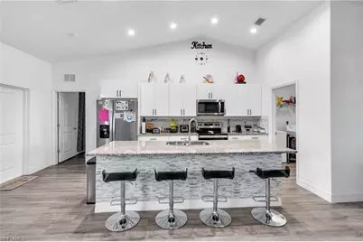 1086 W Leader Ct, Labelle, FL 33935 - Photo 5