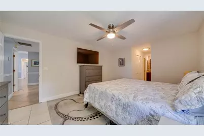 914 SE 28th Ter, Cape Coral, FL 33904 - Photo 17