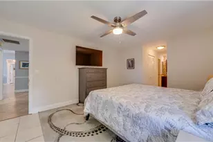 914 SE 28th Terrace, Cape Coral, FL 33904 - Photo 17