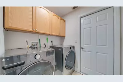 914 SE 28th Ter, Cape Coral, FL 33904 - Photo 15