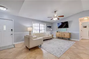 914 SE 28th Terrace, Cape Coral, FL 33904 - Photo 3