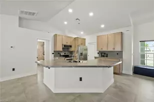 2200 NE 9th Ave, Cape Coral, FL 33909 - Photo 5