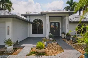 28505 Sombrero Dr, Bonita Springs, FL 34135 - Photo 3