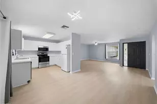 15624 Sunny Crest Ln, Fort Myers, FL 33905 - Photo 11