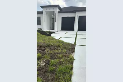 8005 Sunrise Cir, Labelle, FL 33935 - Photo 1