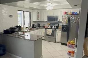 246 SE 7th St, Cape Coral, FL 33990 - Photo 5
