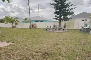 246 SE 7th St, Cape Coral, FL 33990 - Photo 15