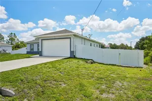910 Richmond Ave N, Lehigh Acres, FL 33972 - Photo 7