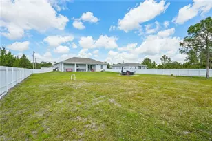910 Richmond Ave N, Lehigh Acres, FL 33972 - Photo 41