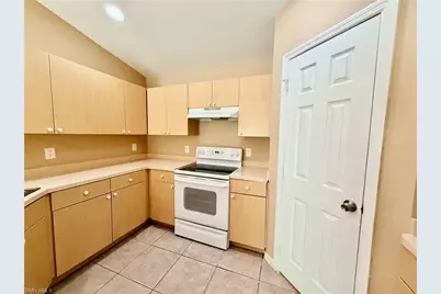 635 Hawthorne Ave S, Lehigh Acres, FL 33974 - Photo 5