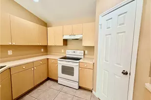 635 Hawthorne Ave S, Lehigh Acres, FL 33974 - Photo 5