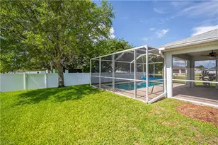 1922 Jacaranda Pkwy W, Cape Coral, FL 33993 - Photo 37