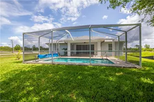 1922 Jacaranda Pkwy W, Cape Coral, FL 33993 - Photo 35