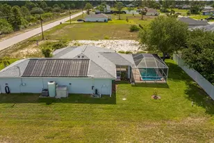 1922 Jacaranda Pkwy W, Cape Coral, FL 33993 - Photo 39