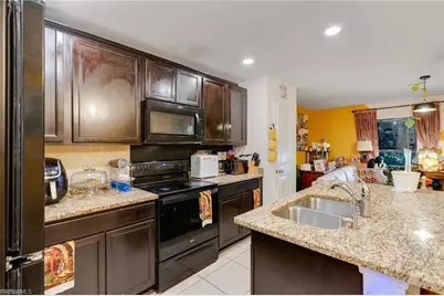 824 Umber Dr, Fort Myers, FL 33913 - Photo 5