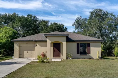 824 Umber Dr, Fort Myers, FL 33913 - Photo 1