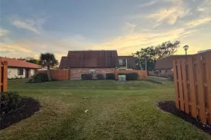 1406 Park Shore Cir, Fort Myers, FL 33901 - Photo 21