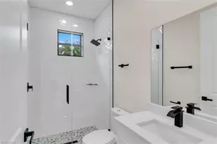 474 NE 2nd Pl, Cape Coral, FL 33909 - Photo 3