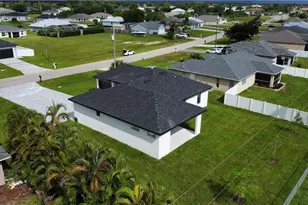 474 NE 2nd Pl, Cape Coral, FL 33909 - Photo 21