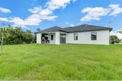 474 NE 2nd Pl, Cape Coral, FL 33909 - Photo 9