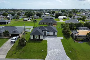474 NE 2nd Pl, Cape Coral, FL 33909 - Photo 17