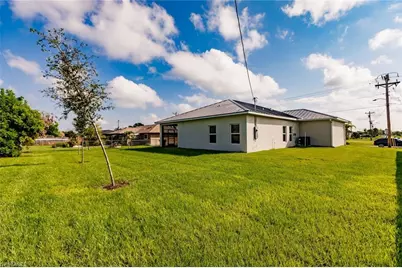 409 Tropicana Pkwy E, Cape Coral, FL 33993 - Photo 3