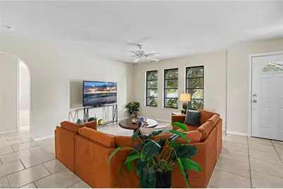 610 Retunda Pkwy W, Cape Coral, FL 33904 - Photo 5