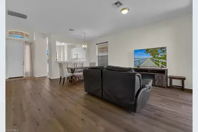 11204 Lakeland Cir, Fort Myers, FL 33913 - Photo 3