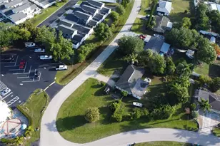 6701 Fiesta Ln, Fort Myers, FL 33919 - Photo 9