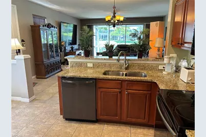 8271 Village Edge Cir #6, Fort Myers, FL 33919 - Photo 5