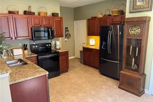 8271 Village Edge Cir, Fort Myers, FL 33919 - Photo 7
